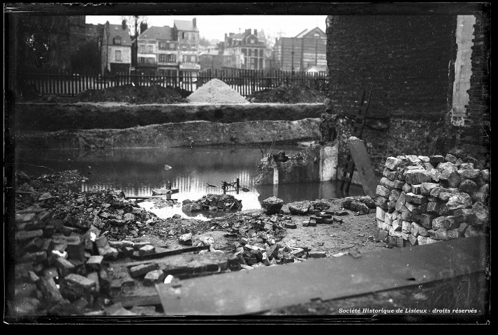 Excavations du chantier de la place Thiers envahies par les eaux (photo n°566)