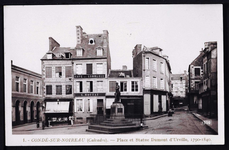 Place et statue Dumont d'Urville (n°10 à 12, 16 à 40)