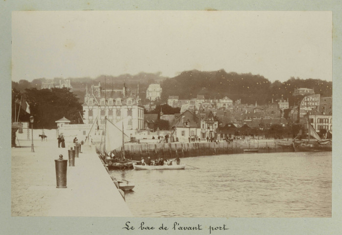 Trouville : le port, la ville, les jetées, la plage, les bains de mer, la villa des Ormeaux et le parc Cordier (photos n°1 à 40)