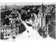 Avant guerre : vue aérienne du pont de l'Abbaye aux Dames, l'église Saint-Gilles [photos n°112,113]