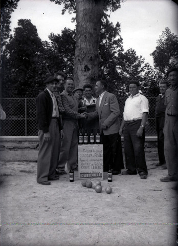 Concours de pétanque pour la coupe Dubonnet et stand de Pastis 51 (alcool) (photos n°29 à 34)