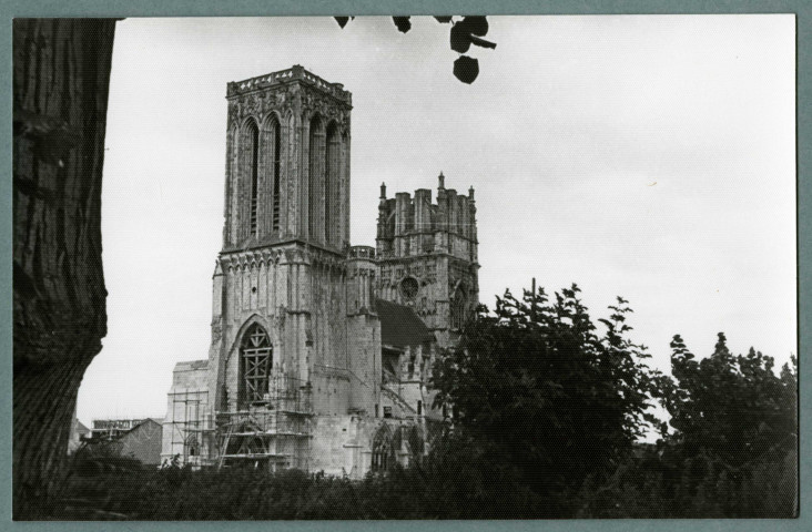 Eglise Saint-Jean : ruines, reconstruction