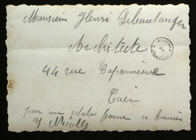 Martainville . - Mme. Mazure : ferme ; M. Nicole : hangar