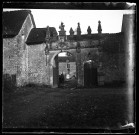 "Portail de la ferme de Sully (novembre 1904)", manoir de Boissy (photo n°102)
