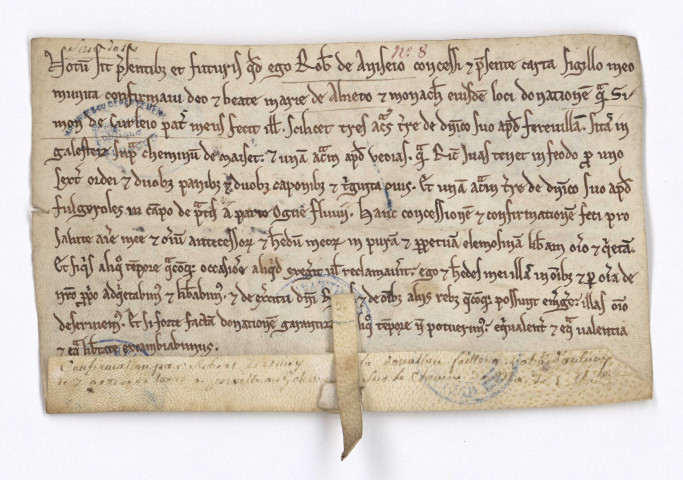 Plusieurs beaux actes de confirmation dont par l'évêque Henri de Bayeux, Guillaume de Semilly et Geoffroy de Magneville (ou Mandeville)
