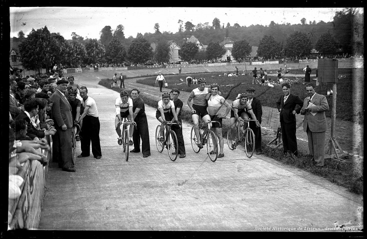 Ouverture du vélodrome Lapebie (photos n°249 à 252)