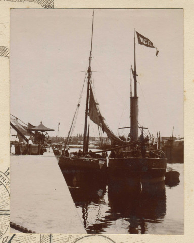 Bateaux dont le bateau à vapeur Prince Arthur (photos n°46 et 47)