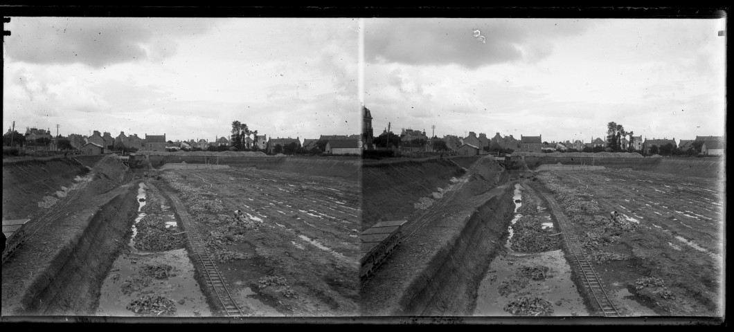 Grandcamp : le front de mer, la digue, la plage, la construction du port (photos n°40 à 45)