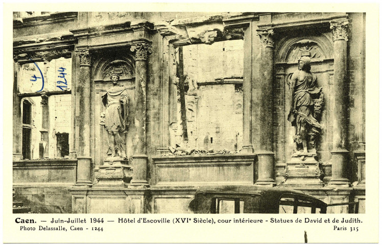 22 - Hôtel d'Escoville (XVIe siècle) en ruines