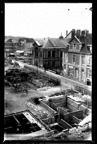 Construction des immeubles, prise de la rue au Char (photo n°1269)