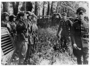 Le Maréchal Rommel inspecte des positions arrières (photo 201 et 202)