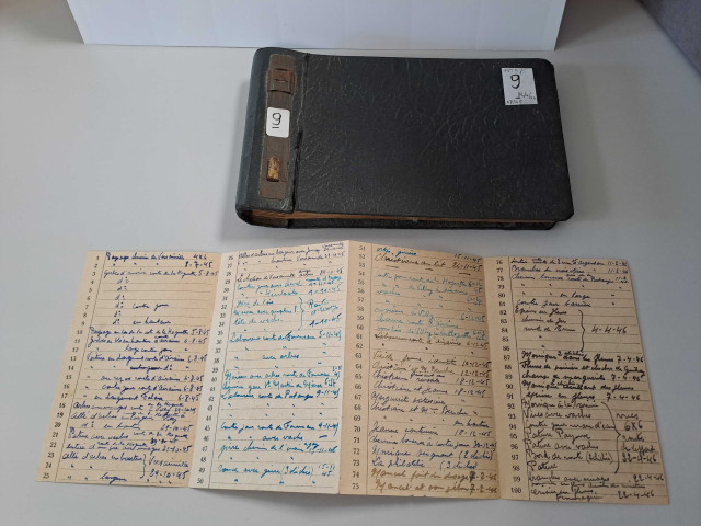Albums et boites de rangement d'origine des négatifs (avec légendes manuscrites d'André Dangoisse)
