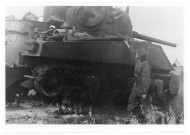 Un char Sherman détruit (photo 139)