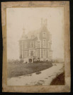 22-23-24 - Vue d'ensemble de la villa Tamaris à Hermanville-sur-Mer, par Henri Magron