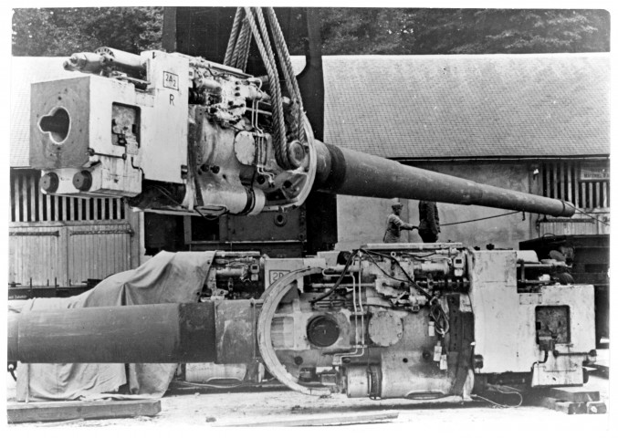 Installation de l'armement (photo 208)