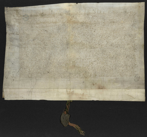 Louis XI confirme les possessions de l'abbaye et lui fait des dons