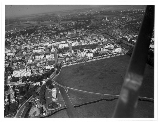 Vue aérienne du quartier de la Prairie, de l'hippodrome et du quartier Saint-Jean (photos n°167 et 168)
