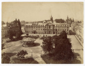 La Place Royale et l'ancien hôtel de ville de Caen, par les frères Neurdein