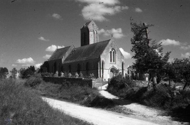 Soulangy : église, campagne, moutons (photos n°760 à 768)