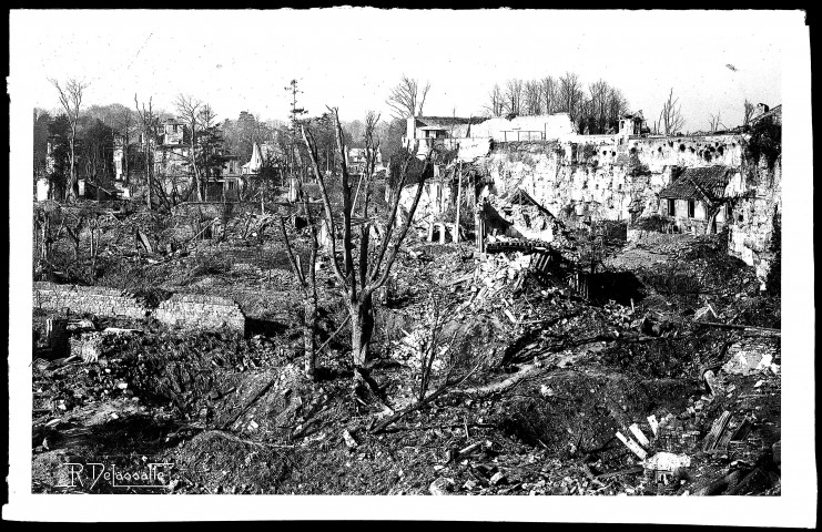 33 - Quartier en ruines