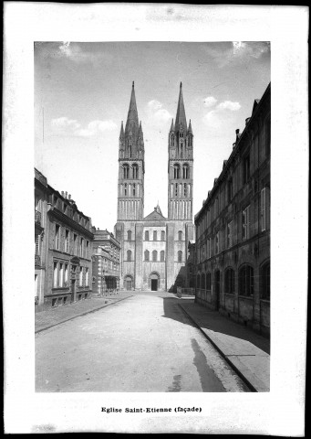 14 - Eglise Saint-Etienne (façade)