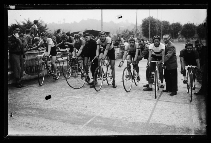 Course du Vélo Club Lexovien VCL au vélodrome de Lisieux (prix des commerçants ?) (photos n°7474 à 7481)