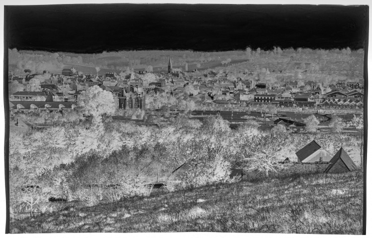 Livarot : vues, centre ville, monument aux morts, église, château de Neuville, maison de G. Bisson, ferme d'Ouilly, gare, manoir de la Pipardière (photos n°114 à 130)