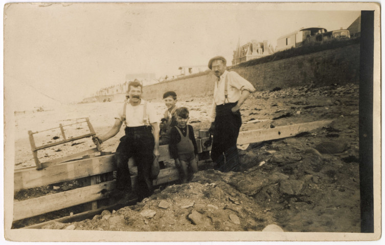 Menuisiers, charpentiers, maçons à Luc-sur-Mer (n°131 à 134)