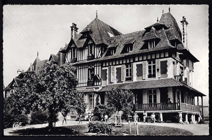 Villa Le Korrigan (n°24) et Villa "Le pré de l'Isle" (n°9)