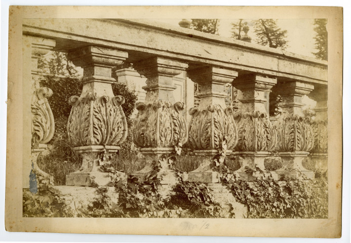 15 - Balustrade du jardin, château de Brécy, cliché de la collection des monuments historiques