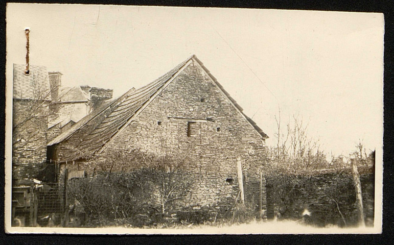 Salle des fêtes et école de filles