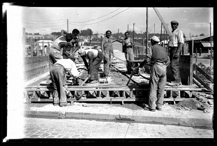 Aire de coulage de pieux en ciment sur les îlot 25 et 26 (photos n°1233 à 1234)