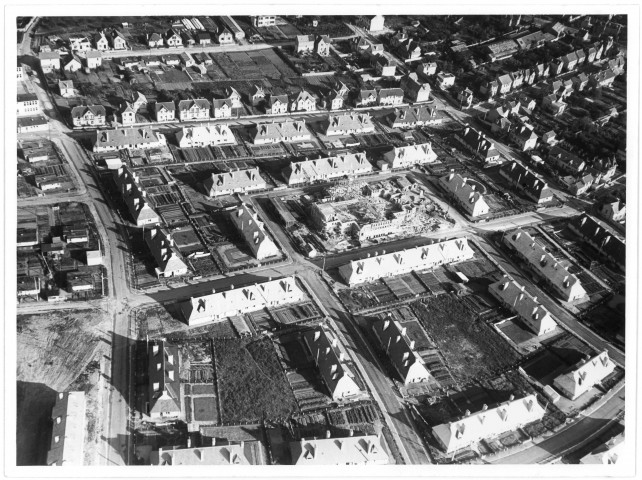 Nouveaux logements et construction de l'église dans le quartier Saint-Paul (photo n°128)