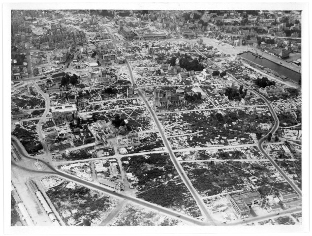 Centre ville : quartier Saint-Jean, Prairie, quartier Saint-Pierre, place Foch, quartier du port, quartier de l'Abbaye-aux-Dames (photos n°85 à 101bis)