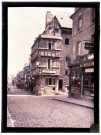 Rue des Cuisiniers et rue Saint-Martin à Bayeux (autochromes) (photos n°1 et 2)