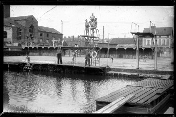 Photographie du bassin de natation de Lisieux en 1949