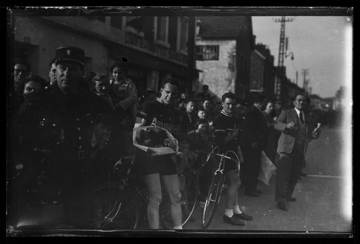 Cyclisme : 2e course de classement (photos n°4281 à 4285)