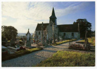 Doc n°17 : Eglise de Douville-en-Auge. Vue sur l'ensemble de l'église et une partie du cimetière.