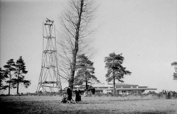 Emetteur du Mont-Pinçon (photos 49 et 50).