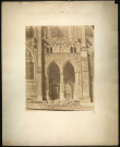 Photographie du portail latéral sud de la Cathédrale de Bayeux, par Ferdinand Tillard