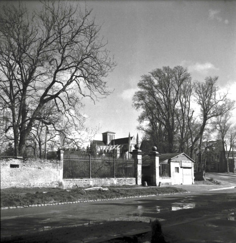 Centre ville de Falaise avec église Saint-Gervais-Saint-Portais, église Sainte Trinité, rue Saint-Gervais, rue de la Pelleterie, place Belle-Croix, Porte des Cordeliers... (photos n°211 à 221)