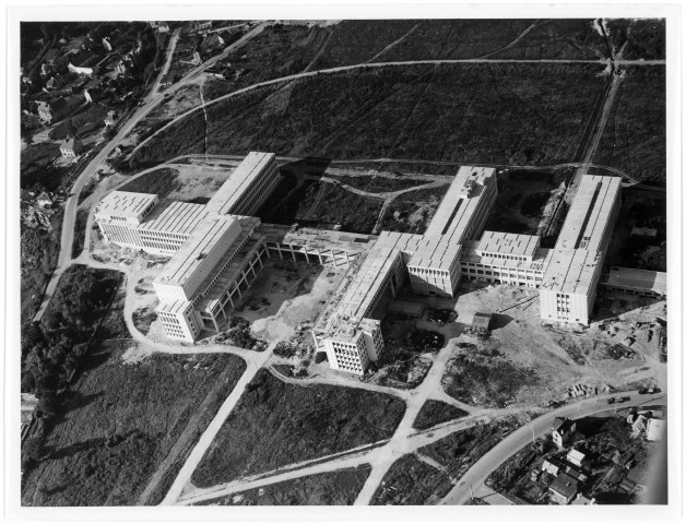 Vue aérienne de l'université en construction [photo n°136]