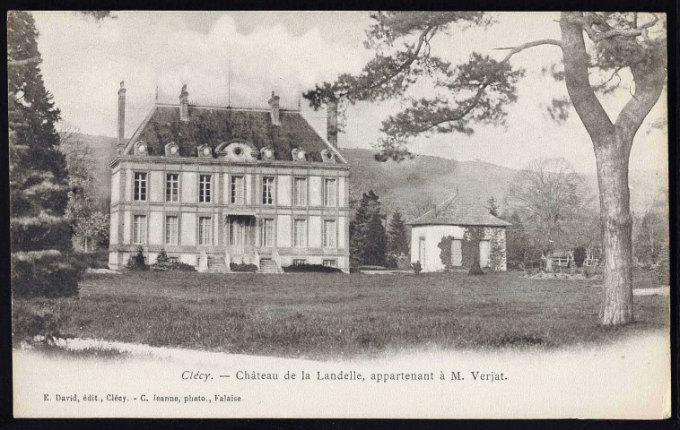 Le Vieux château (n°5), Château de la Landelle (n°18), Château de la Challerie La Villette (n°123), Chalet de Surosne (n°20 à 22).