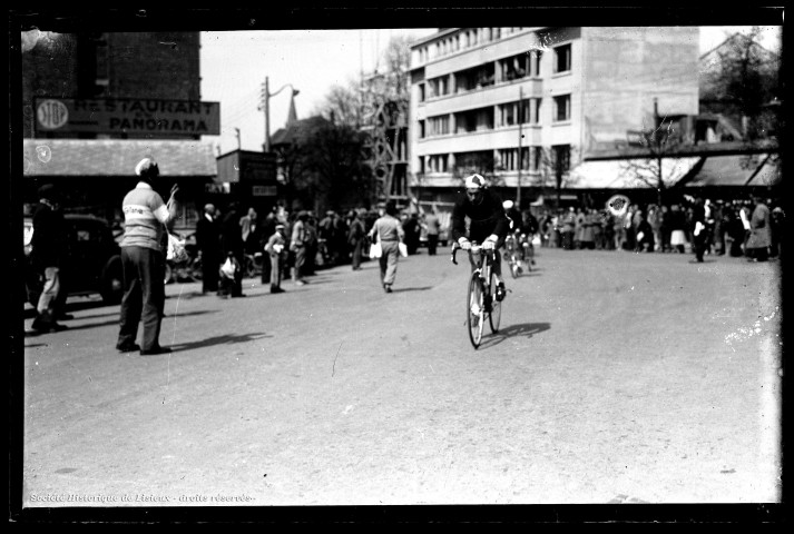 Course cycliste Paris-Camembert (photos n°2336 à 2344)