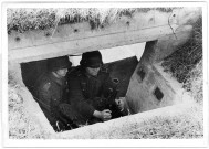Deux soldats allemands s'entraînent au lance grenade (photo 20)