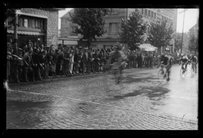 Course cycliste : prix de l'année de l'Entente cycliste lexovienne (ECL) (photos n°7318 à 7324)