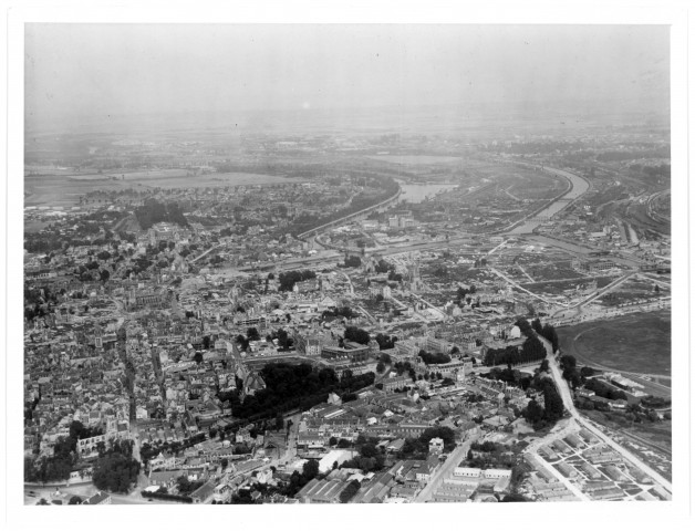 Vue d'ensemble de la ville de Caen (photos n°81 à 84)