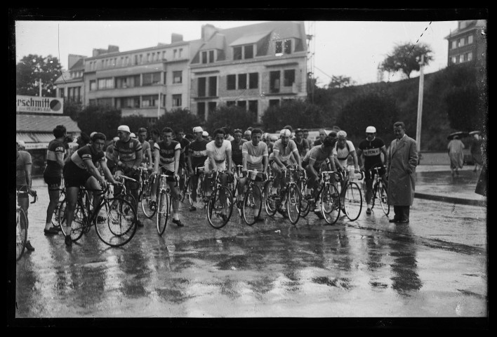 Course cycliste : prix de l'année de l'Entente cycliste lexovienne (ECL) (photos n°7318 à 7324)
