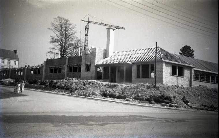 Vues des quartiers du Château de la Fresnaye, du jardin public et de la gare (photos n°107, 145 à 168, 170 à 191, n°584 à 597)