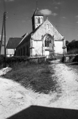 Beaumais : église et lavoir (photos n°601 à 606)